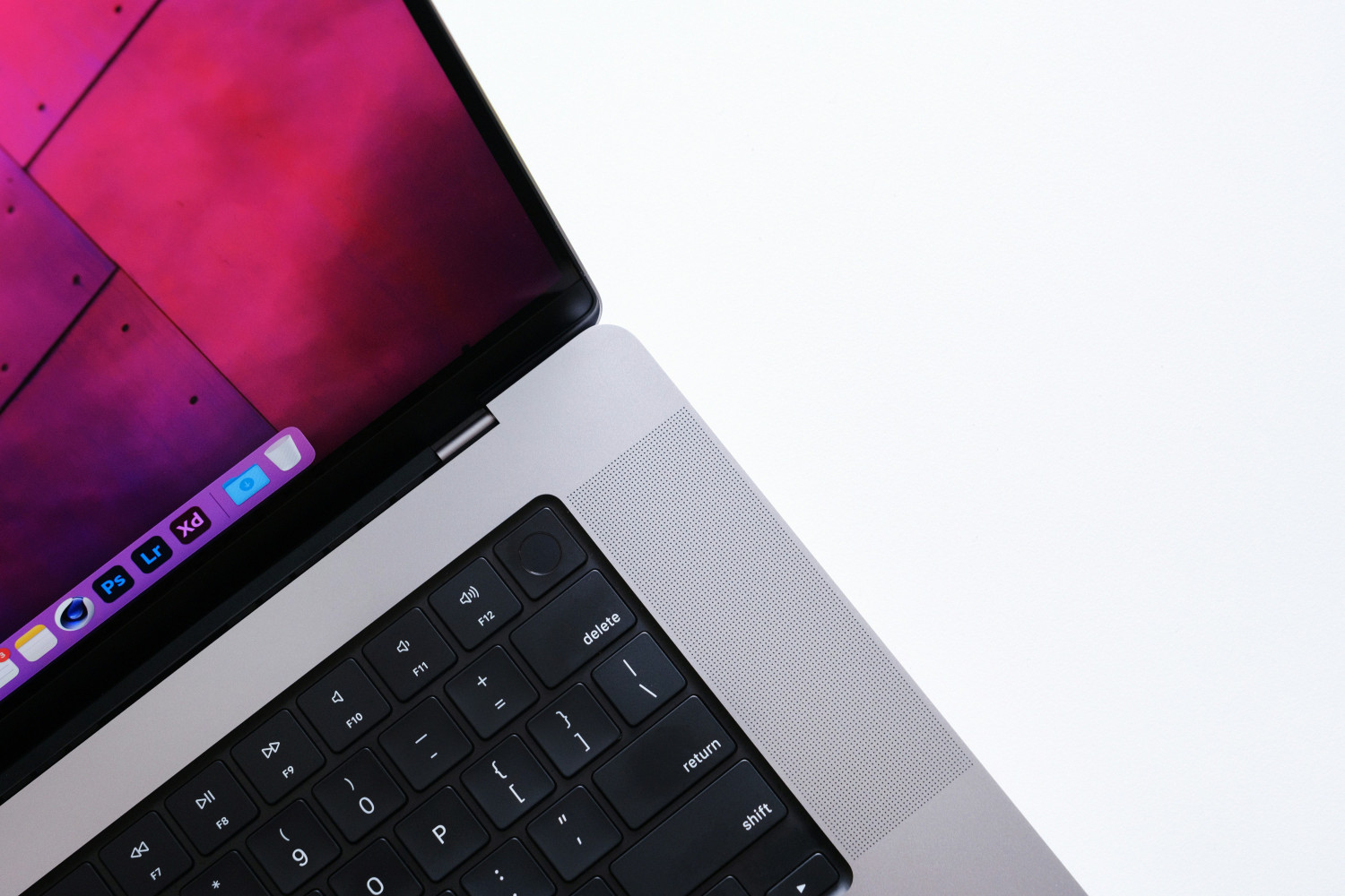 أنواع الخطوط العربية المخصصة للطباعة على التيشيرتات والملابس وأبرز أشكالها